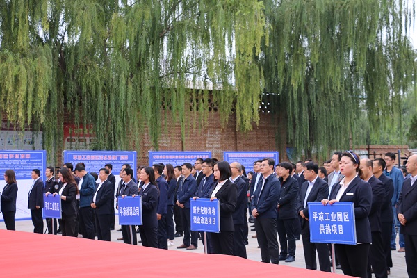 市委副書(shū)記、市長(cháng)王奮彥帶隊觀(guān)摩督查公司項目建設工作(圖4)