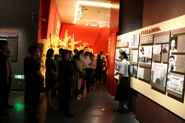 平?jīng)鲢垂军h委組織各支部開(kāi)展“重溫歷史、砥礪前行”(圖2)